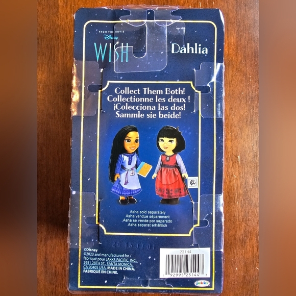 2023 Disney WISH Character Dahlia New in Package - Picture 3 of 3